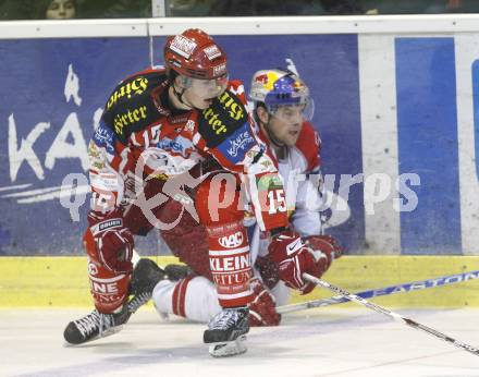 EBEL. Eishockey Bundesliga. EC KAC gegen Red Bull Salzburg. Paul Schellander (KAC),  Adrian Foster (Salzburg). Klagenfurt, am 12.10.2008.
Foto: Kuess

---
pressefotos, pressefotografie, kuess, qs, qspictures, sport, bild, bilder, bilddatenbank