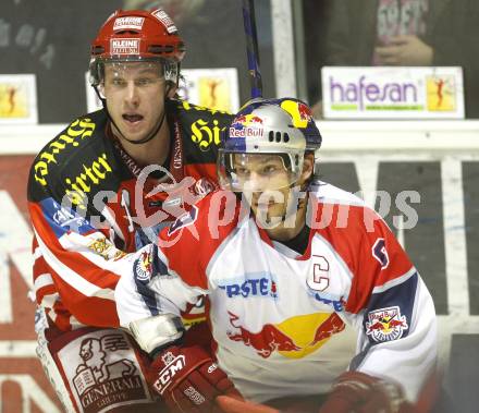 EBEL. Eishockey Bundesliga. EC KAC gegen Red Bull Salzburg. Johannes Kirisits (KAC),  Daniel Koger (Salzburg). Klagenfurt, am 12.10.2008.
Foto: Kuess

---
pressefotos, pressefotografie, kuess, qs, qspictures, sport, bild, bilder, bilddatenbank