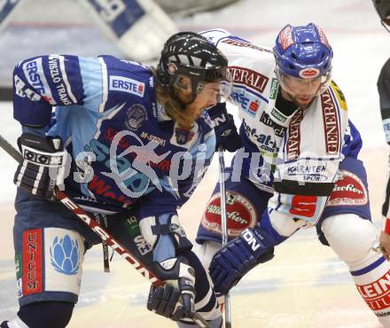 EBEL. Eishockey Bundesliga. VSV gegen Alba Volan. Justin Mapletoft (VSV),  Juhamati Yli-Junnila (Alba Volan). Villach, am 12.10.2008.
Foto: Kuess

---
pressefotos, pressefotografie, kuess, qs, qspictures, sport, bild, bilder, bilddatenbank