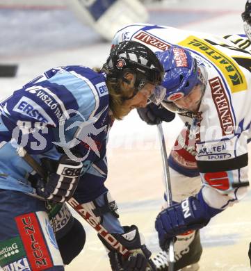 EBEL. Eishockey Bundesliga. VSV gegen Alba Volan. Justin Mapletoft (VSV),  Juhamati Yli-Junnila (Alba Volan). Villach, am 12.10.2008.
Foto: Kuess

---
pressefotos, pressefotografie, kuess, qs, qspictures, sport, bild, bilder, bilddatenbank