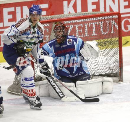 EBEL. Eishockey Bundesliga. VSV gegen Alba Volan. Thomas Raffl (VSV), Levente Szupper (Alba Volan). Villach, am 12.10.2008.
Foto: Kuess
---
pressefotos, pressefotografie, kuess, qs, qspictures, sport, bild, bilder, bilddatenbank