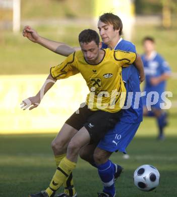 Fussball Unterliga West. Magdalener SC gegen SV Sachsenburg. Christoph Stattmann (Magdalen), Mario Zagler (Sachsenburg). Magdalen, am 12.10.2008.
Foto: Kuess  
---
pressefotos, pressefotografie, kuess, qs, qspictures, sport, bild, bilder, bilddatenbank