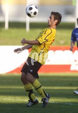 Fussball Unterliga West. Magdalener SC gegen SV Sachsenburg. Thomas Guggenberger (Magdalen). Magdalen, am 12.10.2008.
Foto: Kuess  
---
pressefotos, pressefotografie, kuess, qs, qspictures, sport, bild, bilder, bilddatenbank