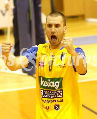 Volleyball. MEVZA. Aich/Dob gegen Kaposvar. KENDEROV Ivo  (Aich). Prevalje, 11.10.2008.
Foto: Kuess

---
pressefotos, pressefotografie, kuess, qs, qspictures, sport, bild, bilder, bilddatenbank