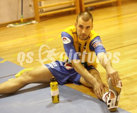 Volleyball. MEVZA. Aich/Dob gegen Kaposvar. KENDEROV Ivo (Aich). Prevalje, 11.10.2008.
Foto: Kuess

---
pressefotos, pressefotografie, kuess, qs, qspictures, sport, bild, bilder, bilddatenbank