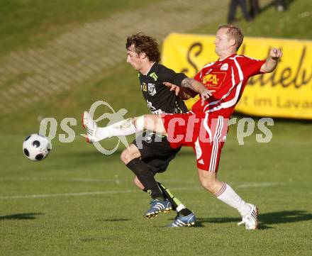 Fussball Kaerntner Liga. St. Stefan/Lav. gegen Voelkermarkt. Rok Pavlicic (St. Stefan), Bernd Spitzer (Voelermarkt). St. Stefan, am 18.10.2008.
Foto: Kuess 
---
pressefotos, pressefotografie, kuess, qs, qspictures, sport, bild, bilder, bilddatenbank