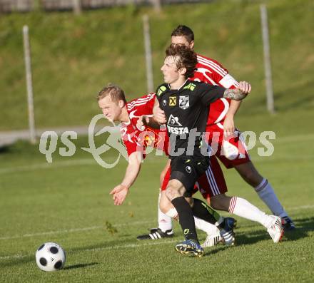 Fussball Kaerntner Liga. St. Stefan/Lav. gegen Voelkermarkt. Rok Pavlicic (St. Stefan), Bernd Spitzer (Voelermarkt). St. Stefan, am 18.10.2008.
Foto: Kuess 
---
pressefotos, pressefotografie, kuess, qs, qspictures, sport, bild, bilder, bilddatenbank