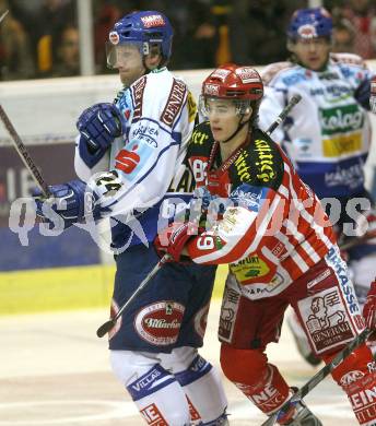 EBEL. Eishockey Bundesliga. EC KAC gegen EC VSV. Raphael Herburger, (KAC), Guenther Lanzinger (VSV). Klagenfurt, am 19.10.2008.
Foto: Kuess

---
pressefotos, pressefotografie, kuess, qs, qspictures, sport, bild, bilder, bilddatenbank