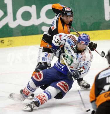 EBEL. Eishockey Bundesliga. VSV gegen Graz. Markus Peintner, (VSV), Greg Day  (Graz). Villach, am 21.10.2008.
Foto: Kuess 
Foto: Kuess

---
pressefotos, pressefotografie, kuess, qs, qspictures, sport, bild, bilder, bilddatenbank