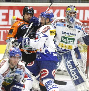 EBEL. Eishockey Bundesliga. VSV gegen Graz. Darell Scoville, Gert Prohaska (VSV),  Anthony Iob (Graz). Villach, am 21.10.2008.
Foto: Kuess 
Foto: Kuess

---
pressefotos, pressefotografie, kuess, qs, qspictures, sport, bild, bilder, bilddatenbank