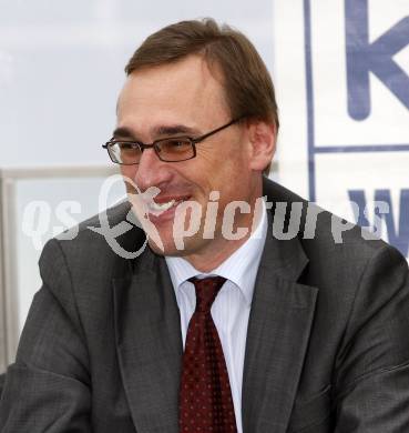 Basketball. Pressekonferenz Woerthersee Piraten. Guenther Offner. Klagenfurt, 23. 10.2008.
Foto: Kuess 
---
pressefotos, pressefotografie, kuess, qs, qspictures, sport, bild, bilder, bilddatenbank