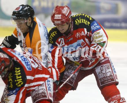 EBEL. Eishockey Bundesliga. KAC gegen  EC GRAZ 99ers. Mike Craig,  (KAC), Kevin Kraxner (Graz). Klagenfurt, am 24.10.2008.
Foto: Kuess 

---
pressefotos, pressefotografie, kuess, qs, qspictures, sport, bild, bilder, bilddatenbank