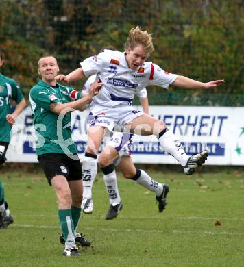 Fussball Regionalliga. SAK gegen SC Sparkasse Elin Weiz. Alexander Lessnigg (SAK),  Markus Durlacher (Weiz). Klagenfurt, 25.10.2008
Foto: Kuess
---
pressefotos, pressefotografie, kuess, qs, qspictures, sport, bild, bilder, bilddatenbank