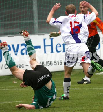 Fussball Regionalliga. SAK gegen SC Sparkasse Elin Weiz. Simon Sadjak, Alexander Kofler (SAK), Gerald Hack (Weiz). Klagenfurt, 25.10.2008
Foto: Kuess
---
pressefotos, pressefotografie, kuess, qs, qspictures, sport, bild, bilder, bilddatenbank