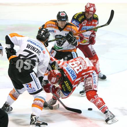 EBEL. Eishockey Bundesliga. KAC gegen  EC GRAZ 99ers. Raphael Herburger, Mike Craig  (KAC), Philipp Winzig (Graz). Klagenfurt, am 24.10.2008.
Foto: Nadja Kuess 

---
pressefotos, pressefotografie, kuess, qs, qspictures, sport, bild, bilder, bilddatenbank