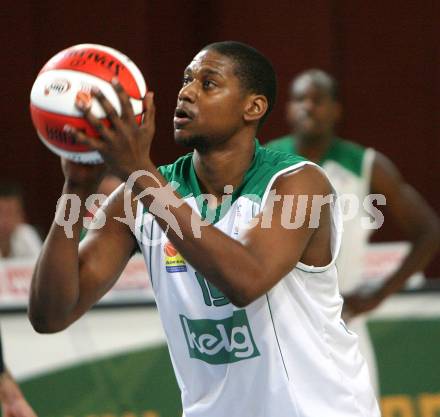 Basketball Bundesliga. Woerthersee Piraten gegen UBC St. Poelten. Michael Harper (Piraten).  Klagenfurt, 26.10.2008
Foto: Nadja Kuess

---
pressefotos, pressefotografie, kuess, qs, qspictures, sport, bild, bilder, bilddatenbank