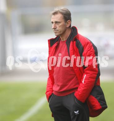 Fussball OEFB Frauenliga. FC St. Veit/Glan gegen ASK Erlaa. Trainer Hans Groess (St. Veit). St. Veit, am 25.10.2008.
Foto: Kuess
---
pressefotos, pressefotografie, kuess, qs, qspictures, sport, bild, bilder, bilddatenbank