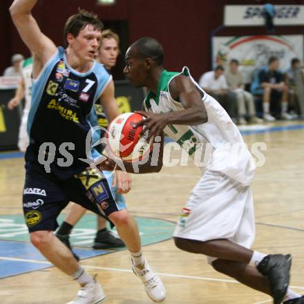 Basketball Bundesliga. Woerthersee Piraten gegen UBC St. Poelten. Brandon Hartley (Piraten), Martin Speiser (St. Poelten)..  Klagenfurt, 26.10.2008
Foto: Nadja Kuess

---
pressefotos, pressefotografie, kuess, qs, qspictures, sport, bild, bilder, bilddatenbank