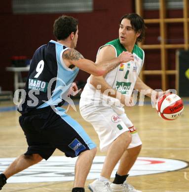 Basketball Bundesliga. Woerthersee Piraten gegen UBC St. Poelten. Andreas Kuttnig  (Piraten), Stefan Kerschbaumer (St. Poelten).  Klagenfurt, 26.10.2008
Foto: Nadja Kuess

---
pressefotos, pressefotografie, kuess, qs, qspictures, sport, bild, bilder, bilddatenbank