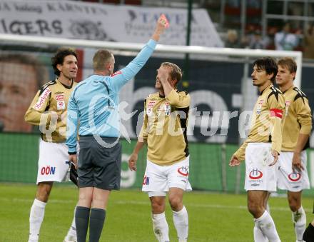 Fussball. Tipp3-Bundesliga. SK Austria Kelag Kaernten gegen LASK. Rote Karte fuer Ivica Vastic, Michael Baur, Christian Mayrleb (LASK). Klagenfurt, 26.10.2008
Copyright Kuess

---
pressefotos, pressefotografie, kuess, qs, qspictures, sport, bild, bilder, bilddatenbank