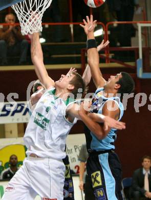 Basketball Bundesliga. Woerthersee Piraten gegen UBC St. Poelten. Rasid Mahalbasic (Piraten), Danilo Sibalic (St. Poelten).  Klagenfurt, 26.10.2008
Foto: Nadja Kuess

---
pressefotos, pressefotografie, kuess, qs, qspictures, sport, bild, bilder, bilddatenbank