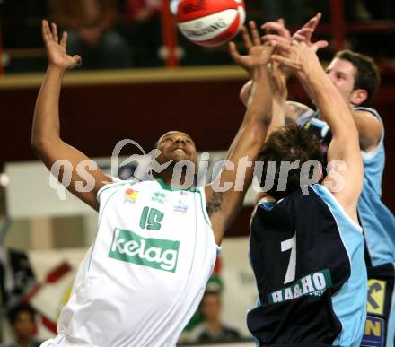 Basketball Bundesliga. Woerthersee Piraten gegen UBC St. Poelten. Michael Harper (Piraten), Martin Speiser (St. P?lten).  Klagenfurt, 26.10.2008
Foto: Nadja Kuess

---
pressefotos, pressefotografie, kuess, qs, qspictures, sport, bild, bilder, bilddatenbank