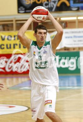 Basketball Bundesliga. Woerthersee Piraten gegen UBC St. Poelten. Selmir Husanovic (Piraten).  Klagenfurt, 26.10.2008
Copyright Kuess

---
pressefotos, pressefotografie, kuess, qs, qspictures, sport, bild, bilder, bilddatenbank