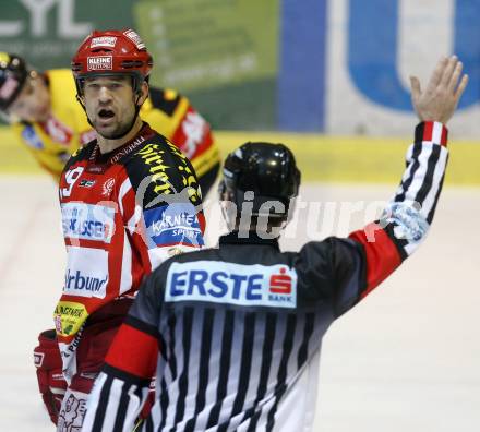 EBEL. Eishockey Bundesliga. KAC gegen Vienna Capitals. Jeff Shantz, Schiedsrichter Thomas Berneker. Klagenfurt, am 28.10.2008.
Foto: Kuess 

---
pressefotos, pressefotografie, kuess, qs, qspictures, sport, bild, bilder, bilddatenbank