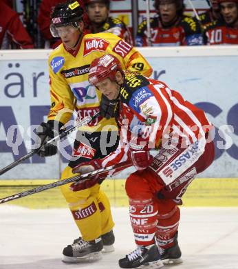 EBEL. Eishockey Bundesliga. KAC gegen Vienna Capitals. Mike Craig,  (KAC), Juha Riihijarvi (Vienna). Klagenfurt, am 28.10.2008.
Foto: Kuess 

---
pressefotos, pressefotografie, kuess, qs, qspictures, sport, bild, bilder, bilddatenbank