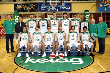 Basketball Bundesliga. Woerthersee Piraten. Mannschaftsfoto. Vorne v.l.: Andreas Kuttnig, Martin Breithuber, Marco Breithuber, Joachim Buggelsheim, Sebastian Schaal, Samuel Bachlechner; Hinten v.l.: Josef Albrecht, Trainer Mathias Fischer, Selmir Husanovic, Michael Harper, Rasid Mahalbasic, Erik Rhinehart, Bernhard Weber, Brandon Hartley, Guenther Offner, Anton Kuri.  Klagenfurt, 29.10.2008
Copyright Kuess

---
pressefotos, pressefotografie, kuess, qs, qspictures, sport, bild, bilder, bilddatenbank
