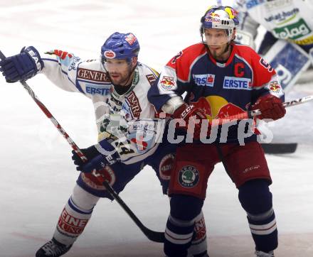 EBEL. Eishockey Bundesliga. EC VSV gegen Red Bull Salzburg. Justin Mapletoft, (VSV), Thomas Koch (Salzburg). Villach, am 30.10.2008.
Foto: Kuess

---
pressefotos, pressefotografie, kuess, qs, qspictures, sport, bild, bilder, bilddatenbank