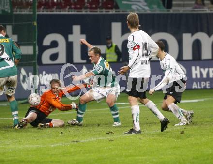 Fussball. Tipp3-Bundesliga. SK Austria Kelag Kaernten  gegen Rapid Wien. Andreas Schranz (Austria Kaernten), Erwin Hoffer (Rapid). Klagenfurt, 4.11.2008. 
Copyright Kuess

---
pressefotos, pressefotografie, kuess, qs, qspictures, sport, bild, bilder, bilddatenbank