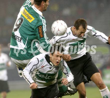 Fussball. Tipp3-Bundesliga. SK Austria Kelag Kaernten  gegen Rapid Wien. Zlatko Junuzovic, Manuel Ortlechner (Austria Kaernten), Stefan Maierhofer (Rapid). Klagenfurt, 4.11.2008. 
Copyright Kuess

---
pressefotos, pressefotografie, kuess, qs, qspictures, sport, bild, bilder, bilddatenbank