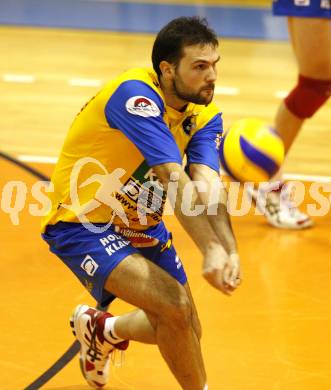 Volleyball. GM Capital Challenge Cup. SK Aich/Dob gegen Chenois Genève Volley (SUI). David Slatinsek (Aich). Prevalje 5.11.2008.
Copyright Kuess

---
pressefotos, pressefotografie, kuess, qs, qspictures, sport, bild, bilder, bilddatenbank