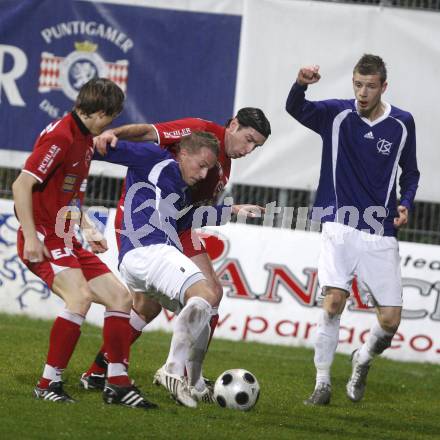 Fussball. Regionalliga. FC Kaernten gegen ASK Voitsberg. Michael Kulnik, Nico Hrstic (FCK), Hannes Hoeller (Voitsberg).
Klagenfurt, 7.11.2008
Copyright Kuess

---
pressefotos, pressefotografie, kuess, qs, qspictures, sport, bild, bilder, bilddatenbank