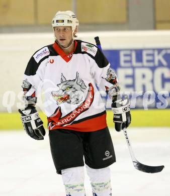 Eishockey Oberliga. Tarco Woelfe gegen ATSE Graz. Alex Czechner (Tarco).
Klagenfurt, 8.11.2008
Foto: Nadja Kuess

---
pressefotos, pressefotografie, kuess, qs, qspictures, sport, bild, bilder, bilddatenbank