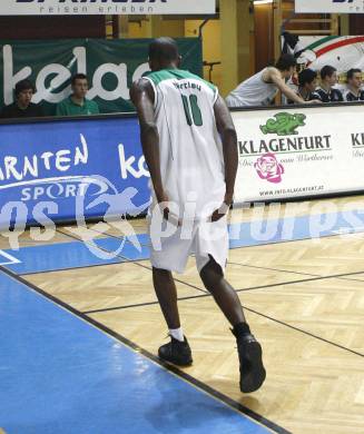 Basketball. Bundesliga. Kelag Woerthersee Piraten gegen BasketClubs Vienna. Brandon Hartley (Piraten) verletzt. Klagenfurt, 8.11.2008
Copyright Kuess

---
pressefotos, pressefotografie, kuess, qs, qspictures, sport, bild, bilder, bilddatenbank