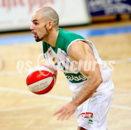 Basketball. Bundesliga. Kelag Woerthersee Piraten gegen BasketClubs Vienna. Joachim Buggelsheim (Piraten). Klagenfurt, 8.11.2008
Foto: Nadja Kuess
---
pressefotos, pressefotografie, kuess, qs, qspictures, sport, bild, bilder, bilddatenbank