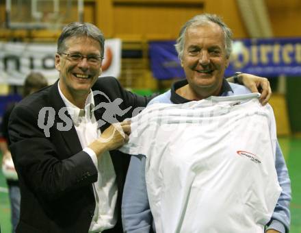 Handball Bundesliga. HCK59 gegen SVVW Klagenfurt. Ehrung fuer die Sieger beim Internationalen Nachwuchshandballturnier in Schweden durch Sportlandesrat Peter Kaiser. Klagenfurt, am 8.11.2008.
Copyright Kuess

---
pressefotos, pressefotografie, kuess, qs, qspictures, sport, bild, bilder, bilddatenbank