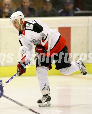 Eishockey Oberliga. Tarco Woelfe gegen ATSE Graz. Manuel Ferrara (Tarco).
Klagenfurt, 8.11.2008
Foto: Nadja Kuess

---
pressefotos, pressefotografie, kuess, qs, qspictures, sport, bild, bilder, bilddatenbank