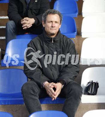 Fussball. Regionalliga. SAK gegen TSV Hartberg. Heribert Weber Zaungats beim Regionalligaspiel SAK gegen Hartberg.
Klagenfurt, 8.11.2008
Copyright Kuess

---
pressefotos, pressefotografie, kuess, qs, qspictures, sport, bild, bilder, bilddatenbank