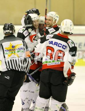 Eishockey Oberliga. Tarco Woelfe gegen ATSE Graz. Torjubel (Tarco).
Klagenfurt, 8.11.2008
Foto: Nadja Kuess

---
pressefotos, pressefotografie, kuess, qs, qspictures, sport, bild, bilder, bilddatenbank