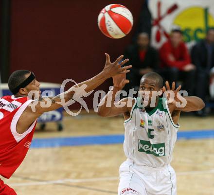 Basketball. Bundesliga. Kelag Woerthersee Piraten gegen BasketClubs Vienna. Tim Burnette  (Piraten). Klagenfurt, 8.11.2008
Foto: Nadja Kuess
---
pressefotos, pressefotografie, kuess, qs, qspictures, sport, bild, bilder, bilddatenbank