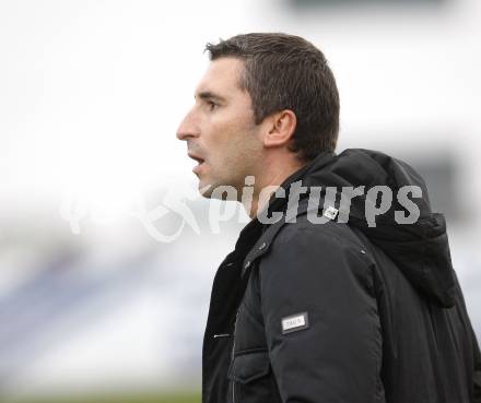 Fussball. Regionalliga. SAK gegen TSV Hartberg. Trainer Goran Lucic (SAK).
Klagenfurt, 8.11.2008
Copyright Kuess

---
pressefotos, pressefotografie, kuess, qs, qspictures, sport, bild, bilder, bilddatenbank