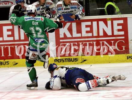 EBEL. Eishockey Bundesliga. EC Pasut VSV gegen HDD TILIA Olimpija Ljubljana (Laibach). LANZINGER Guenther (VSV), ELIK Todd (Ljubljana). Villach, am 11.11.2008.
Foto: Nadja Kuess

---
pressefotos, pressefotografie, kuess, qs, qspictures, sport, bild, bilder, bilddatenbank