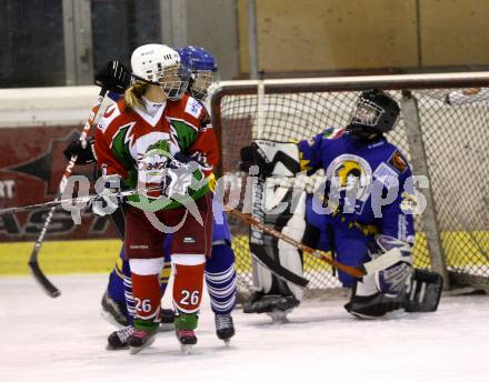 Dameneishockey. DEBL. DEC Dragons Klagenfurt gegen Gipsy Girls Villach. Sabrina Stubner (Dragons), Anja Jersin (Gipsy Girls). Klagenfurt, 11.11.2008.
Foto: Kuess
---
pressefotos, pressefotografie, kuess, qs, qspictures, sport, bild, bilder, bilddatenbank