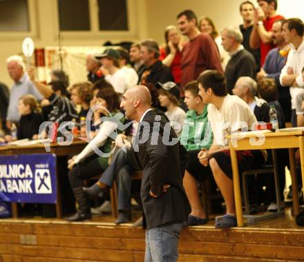 Basketball Kaerntner Liga. KOS gegen ABC Villach. Trainer Nenad Videka (KOS). Klagenfurt, am 13.11.2008.
Foto: Kuess

---
pressefotos, pressefotografie, kuess, qs, qspictures, sport, bild, bilder, bilddatenbank