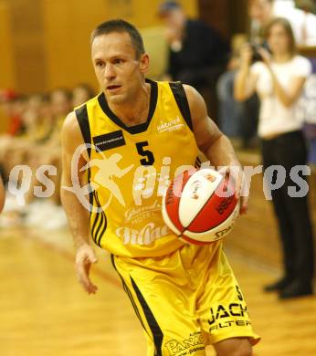 Basketball Kaerntner Liga. KOS gegen ABC Villach. Spielertrainer Georg Seidel (Villach). Klagenfurt, am 13.11.2008.
Foto: Kuess

---
pressefotos, pressefotografie, kuess, qs, qspictures, sport, bild, bilder, bilddatenbank