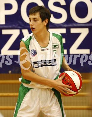 Basketball Kaerntner Liga. KOS gegen ABC Villach. Rok Papic (KOS). Klagenfurt, am 13.11.2008.
Foto: Kuess

---
pressefotos, pressefotografie, kuess, qs, qspictures, sport, bild, bilder, bilddatenbank