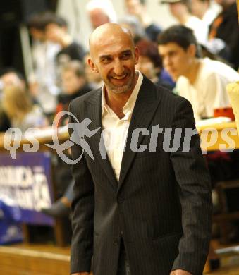 Basketball Kaerntner Liga. KOS gegen ABC Villach. Trainer Nenad Videka (KOS). Klagenfurt, am 13.11.2008.
Foto: Kuess

---
pressefotos, pressefotografie, kuess, qs, qspictures, sport, bild, bilder, bilddatenbank